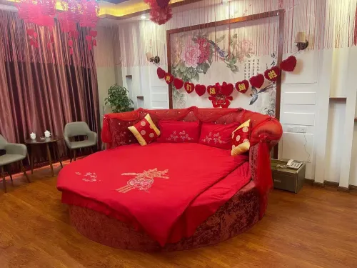 Lighthouse Victoria Inn