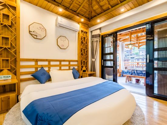 Floral Hotel·Furong Town Qichi Hotel (Great Waterfall Branch)