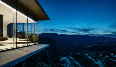 Xijiang Longtangshan house Отели рядом с достопримечательностью «No.4 Fengyu Bridge»