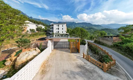 Wugong Mountain falls in love with Huaxi