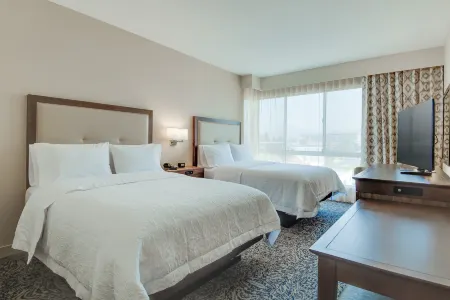 Hampton Inn & Suites Los Angeles - Glendale