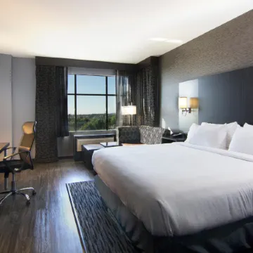 Holiday Inn CARLSBAD - SAN DIEGO by IHG Отели рядом с достопримечательностью «Парк Лео Каррилло Хисторик»