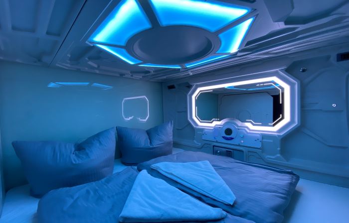 Space Night Capsule Hotel