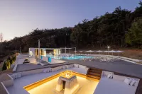 The Suites Hotel Namwon Hotels in Namwon-si