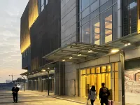 朵亞Max·HOTEL（廣州金融城科韻路地鐵站店） 鄰近科韻路站的酒店