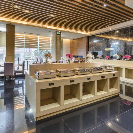 Dongfang Guoji Weiyue Hotel