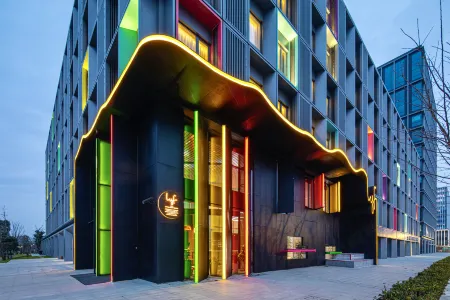 lyf by Ascott Hongqiao Shanghai NECC Отели рядом с достопримечательностью «Zhuzhai Guan Yu’s Temple»