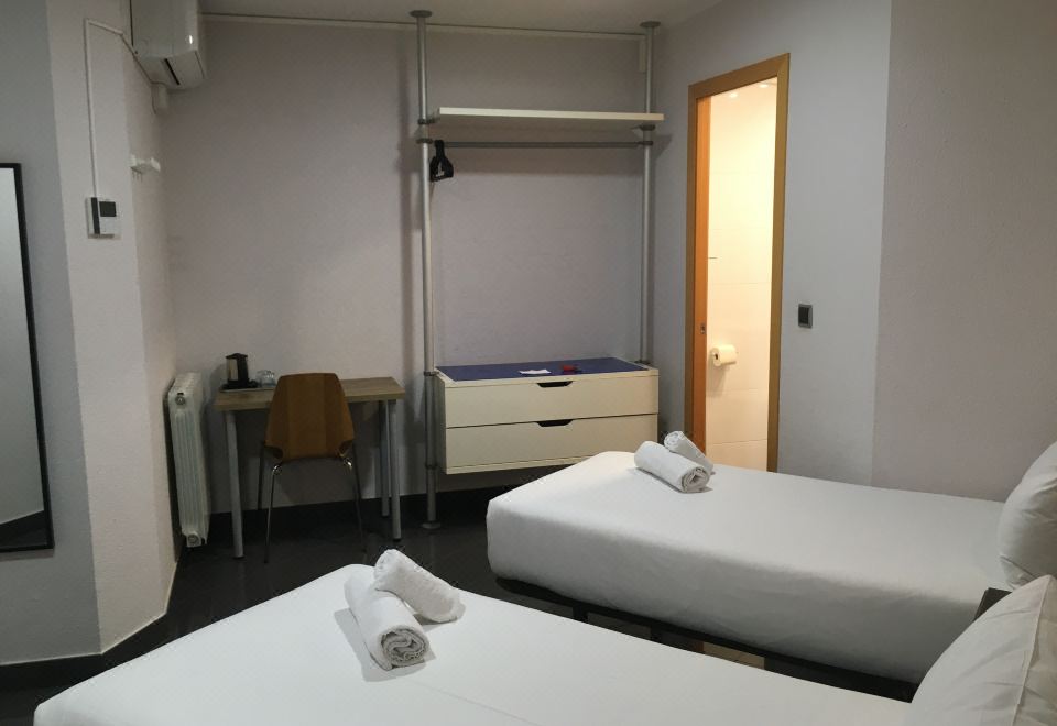 호스탈 레반테 바르셀로나 외관 또는 로비