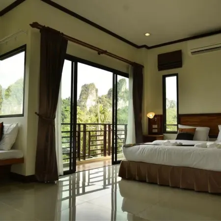 Khao Sok Nature Place Hotels in Phanom
