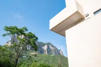 Yuntai Mountain Yiyuan - Bergblick