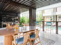 タナガ・コーリビング Lokasi Villa周辺のホテル