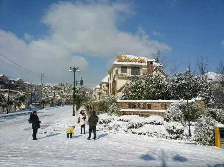 Fairy Mountain Party Club Villa Отели рядом с достопримечательностью «Three Natural Bridges»