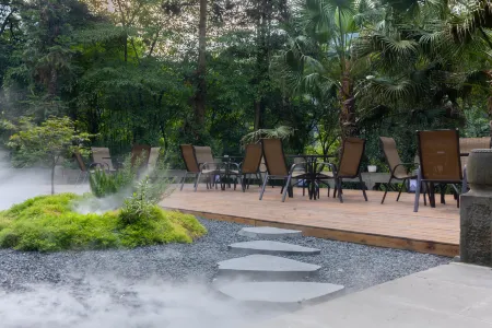 Jianshan Ping'an Private Soup Villa (Emei Mountain Scenic Area Store) Отели рядом с достопримечательностью «Qingyin Pavilion»