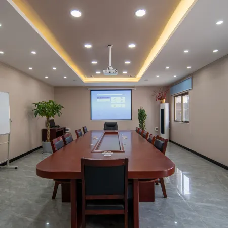 Pucheng Yiya Hotel