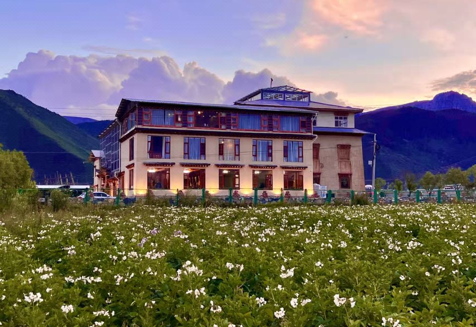 hotel overview picture