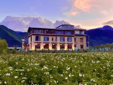 Shangri-La Sky Time Manor
