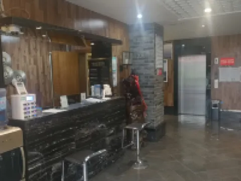 Pingliang Hengyang Holiday Hotel (Railway Station East Station)