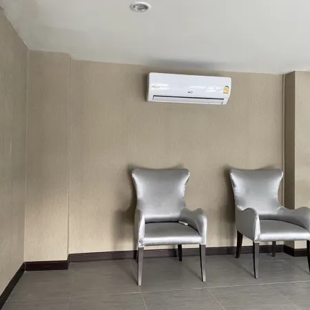 Almas Hotel Bangkok Отели рядом с достопримечательностью «Станция экспресс-поезда Ramkhamhaeng»