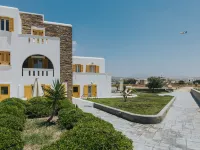 Aegean Palace Hotel berhampiran Pantai Plaka