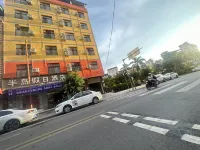 Yuanmou Peninsula Hotel