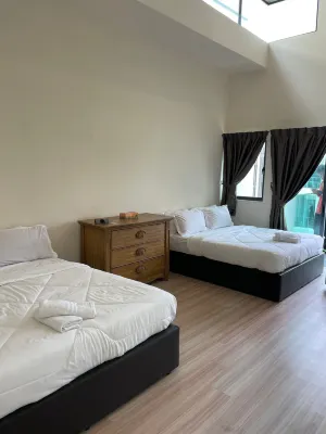 Luxury, Affordable and Spacious Private Villa with Swimming Pool & Jacuzzi for 20 Plus Ppl Cyberjaya