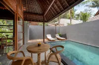 Unagi Wooden Villas by Emana Hotel dekat Singapadu Banyan Tree