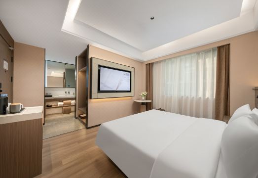 World Hotel (Jinan Fengming Road Baoshan Subway Station Branch) Hotel Overview