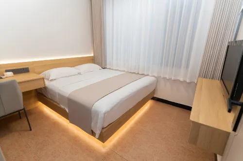 Jiahe Homestay (Emeishan Tourism Passenger Transport Center Baoguosi Station)