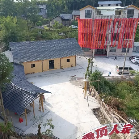 Cloudtop Landscape Hotel