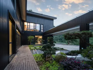Lishan Left Bank Ring Mountain Wild Luxury Private Hot Spring Homestay
