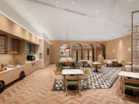 ホーム 2 スイーツ バイ ヒルトン カシュガルホテル（古城万達） カシュガルのホテル