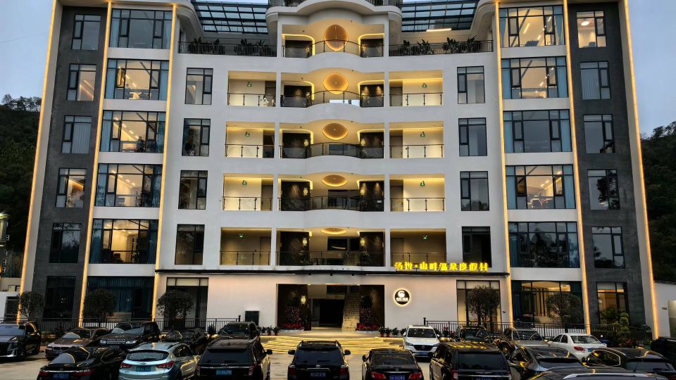 Tangyue Shanpan Hot Spring Resort