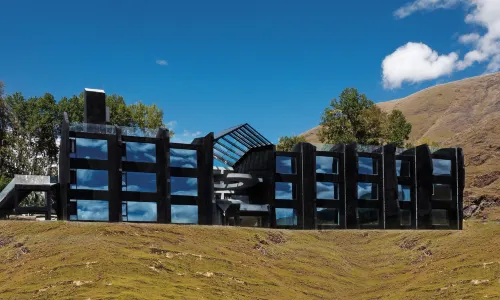 Black Stone Hotel