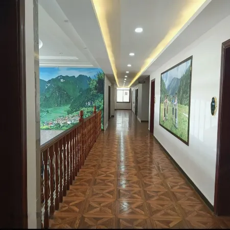 Zhouqu Hongda Hotel