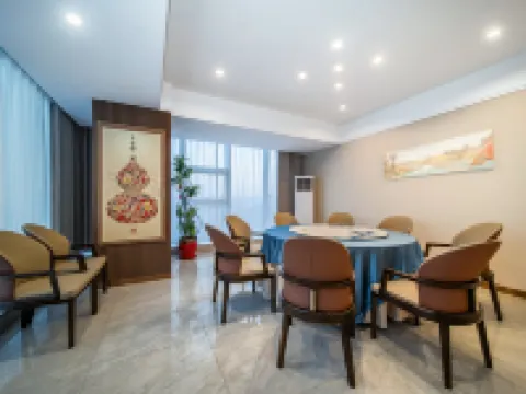Puyang High-Speed Railway Station Pinyue Lixuan Hotel Hotel di Puyang