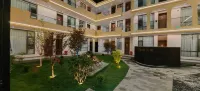 Shangri La Taoran Yunzhu Homestay
