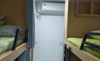Langji Tianya Sensen Apartment (Nanning Lanjing World Shop)