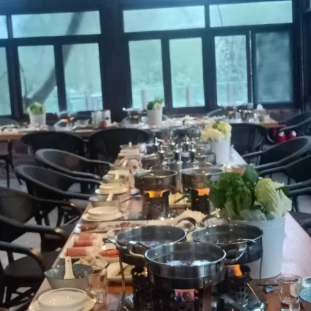 Pingwu Huajian Banshan Homestay