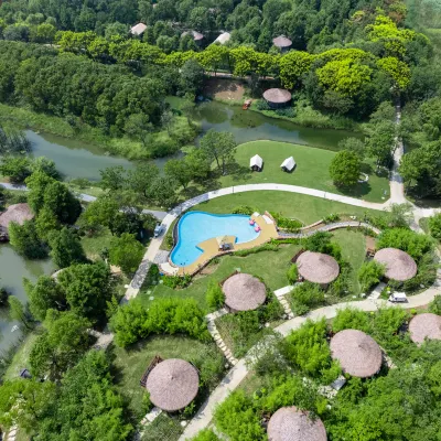 GINLAN JIA RESORT Hotels near Chunjiang Zhenbai Xinyuan Vegetable Market