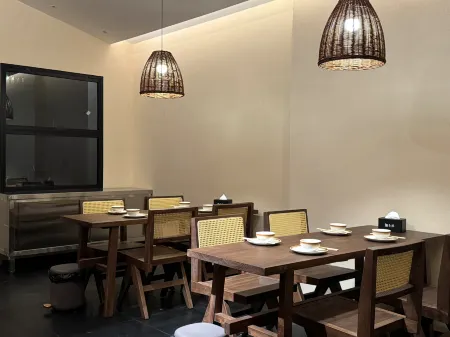 Bijie Magpie Aesthetic Hotel Отели рядом с достопримечательностью «Guizhou Institute of Engineering and Applied Technology»