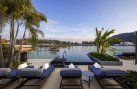 Heyuan Chunmuyuan Small Town · Dinosaur Hot Spring Hotel