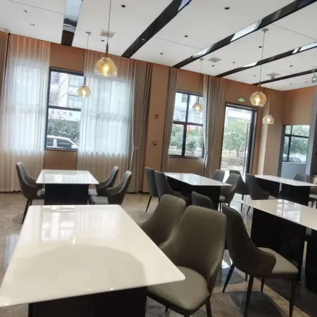Huahe International Hotel