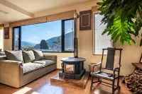 A Glowing mountain homestay