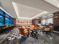Pingliang Greenland Plaza UrCove by Hyatt Hotel - bar