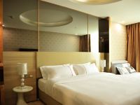 银湾酒店(广州机场路店) - 温馨高级大床房