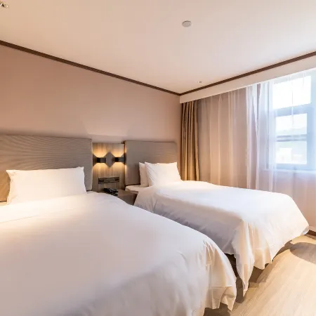 HanTing Hotel (Wuhan Dream Times Jiedaokou Subway Station) Отели рядом с достопримечательностью «Храм Баотун»