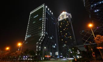 Weike Yun Hotel (Ningbo Southern Business District Luomeng Universal City Branch)