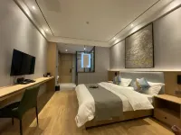 Garze Chin lives in a hotel