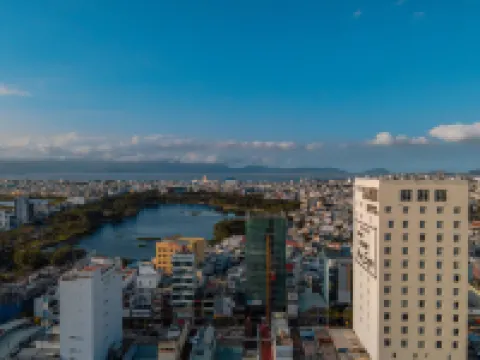 桑迪峴港機場飯店 普陀寺附近的飯店