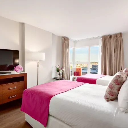 Auberge Vancouver Hotel